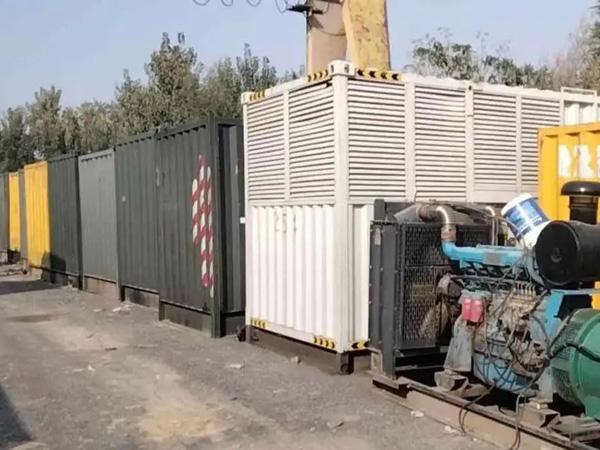 大涌镇200KW柴油发电机机组每小时油耗是多少？