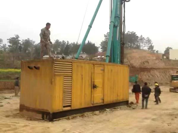 大涌镇如何判断水冷式机油散热器密封件是否需要更换?